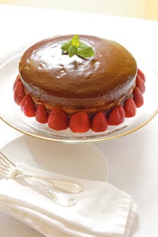 Chocolate cake with strawberries