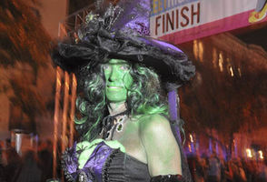 17th Street High Heel Race #125