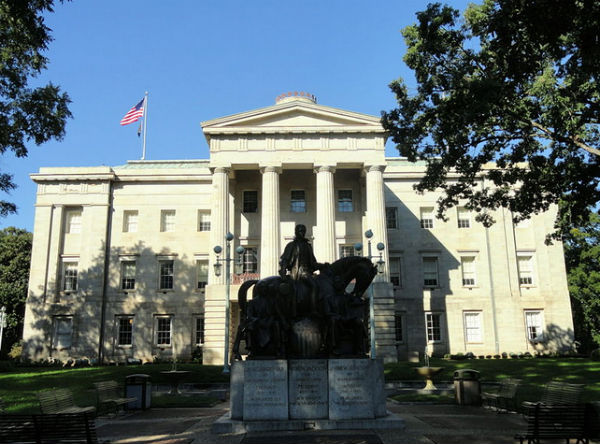 North Carolina State Capitol in Raleigh, N.C. (Photo credit: Daderot, via Wikimedia Commons).