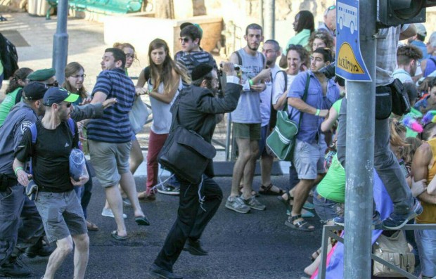 Yishai Shlissel during his attack, Credit - Channel 2