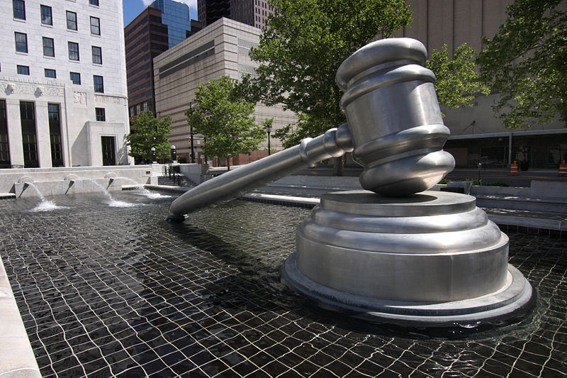 800px-Giant_Gavel