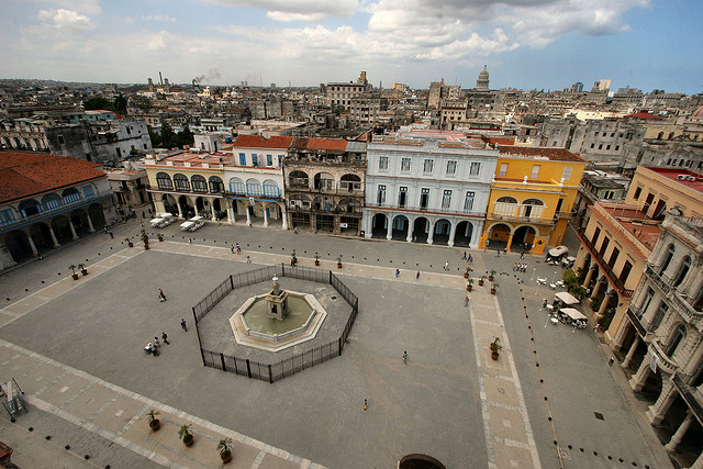 Plaza Vieja, Havana (Photo: Brian Snelson/Flickr)