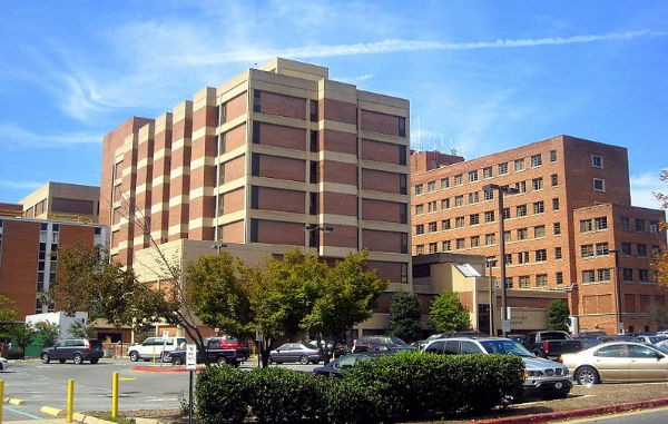 Georgetown University Hospital (Photo: AgnosticPreachersKid, via Wikimedia Commons).