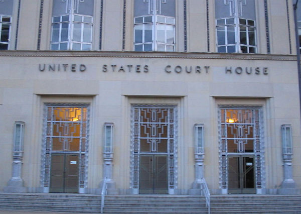 Eldon B. Mahon Federal Courthouse in Fort Worth, Texas - Photo: Turn685, via Wikimedia.