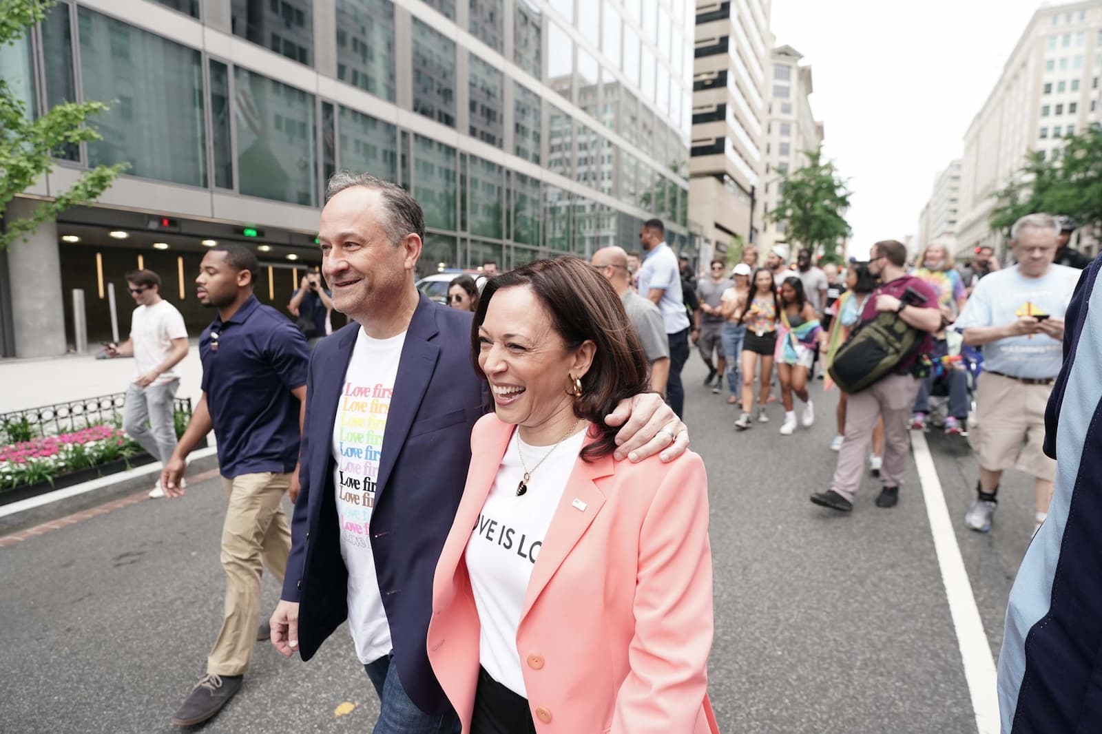 kamala harris, douglas emhoff, vice president, lgbtq, dc, pride, pride walk, vice president