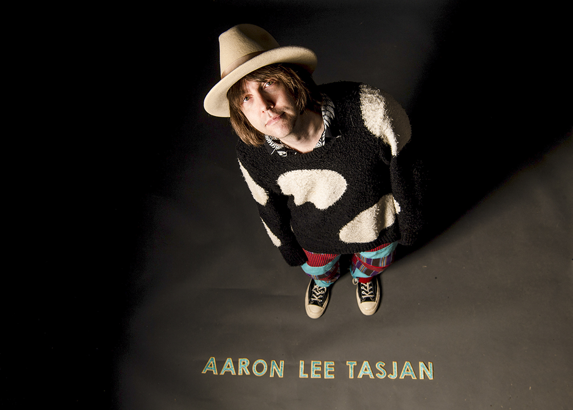 Aaron Lee Tasjan is hitting the road with his queer-tinged album “Tasjan! Tasjan! Tasjan!”