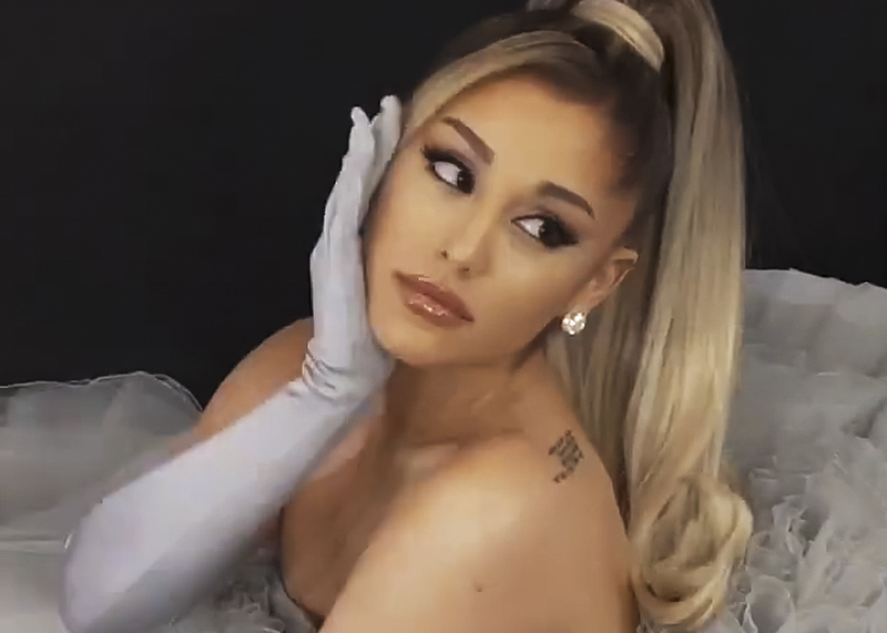 Ariana Grande Threesome Porn - Ariana Grande Returns to Music and Immediately Hits No. 1