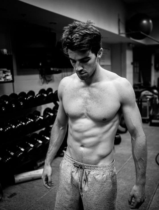 Chainsmokers' Drew Taggart Can't Keep His Shirt On (And That's Okay)