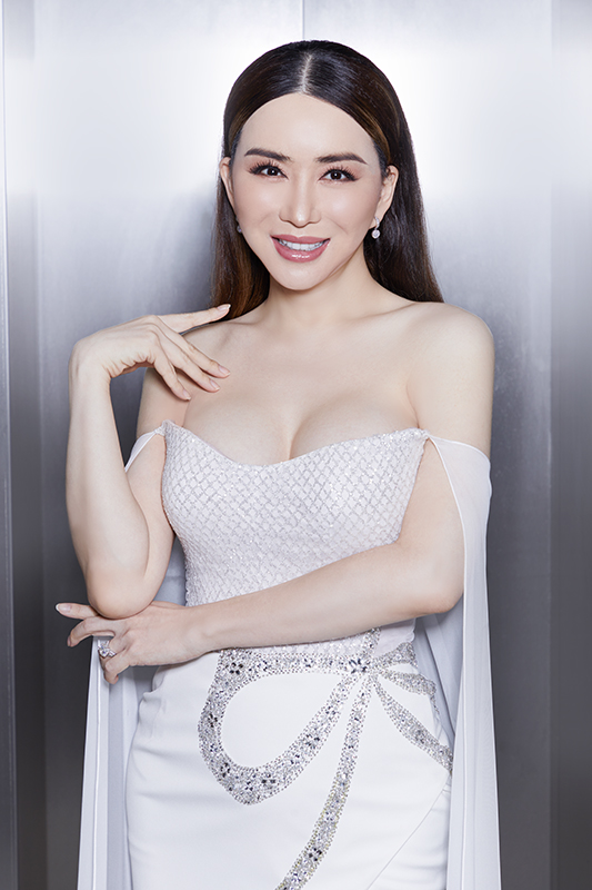 Anne Jakkaphong Jakrajutatip