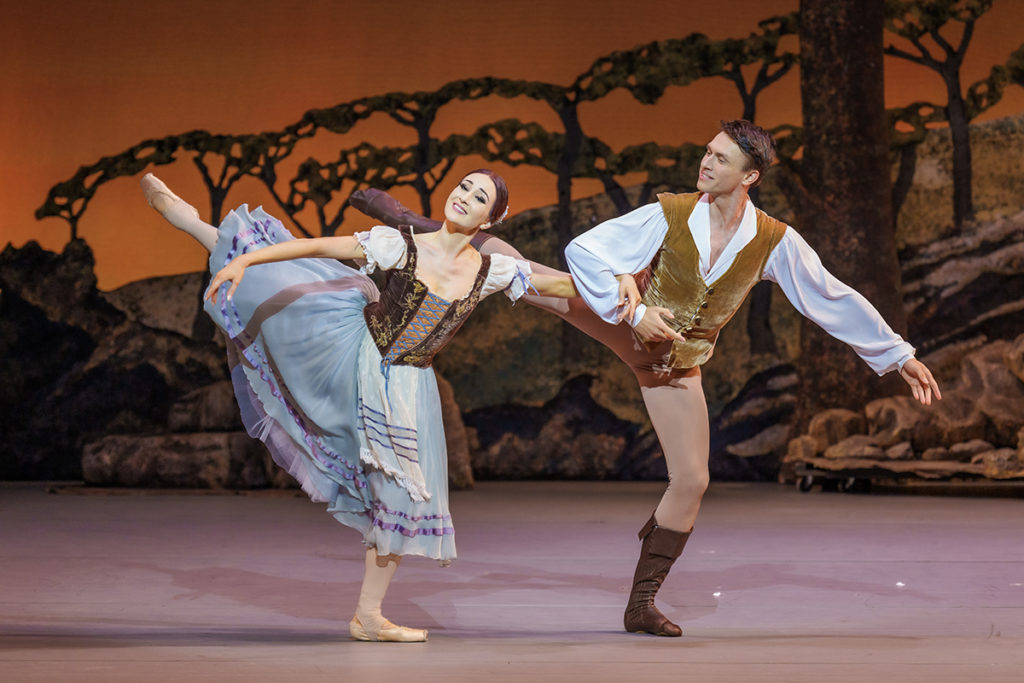United Ukrainian Ballet: Alexei Ratmansky's Giselle, Liza Gogidze and Oleksii Kniazlov -- Photo: Altin Kaftira