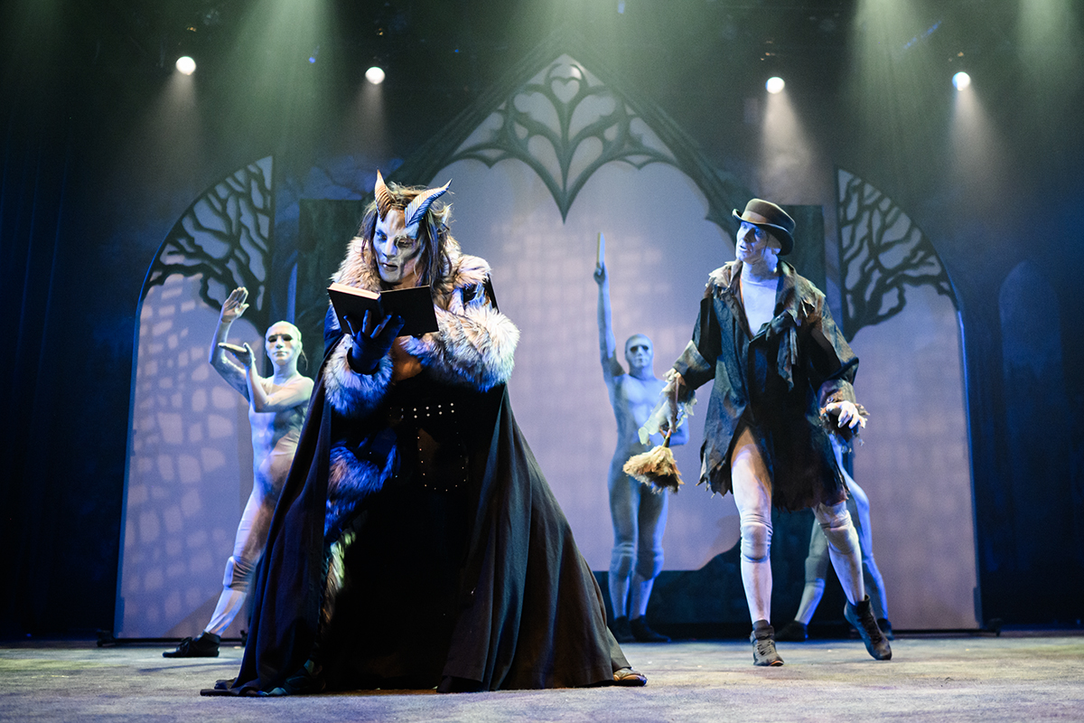 Beauty and The Beast -- Photo: Elman Studio