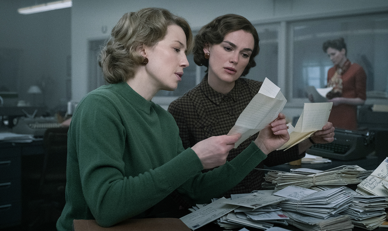 Boston Strangler: Carrie Coon and Keira Knightley -- Photo courtesy of 20th Century Studios