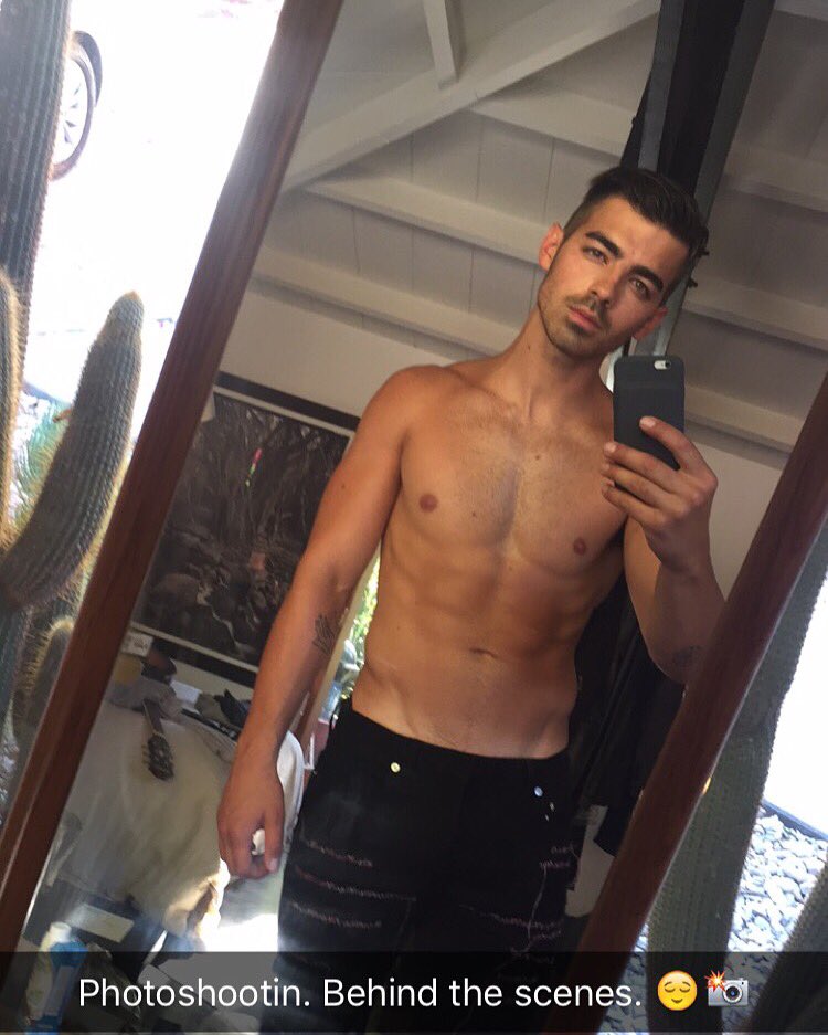 Joe Jonas (Snapchat.com)