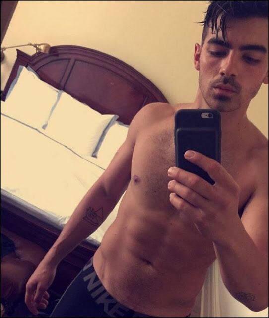 Joe Jonas (Instagram.com/joejonas)