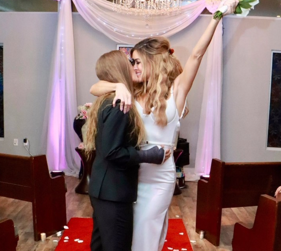 Chrishell Stause and G Flip at their wedding. (instagram.com)
