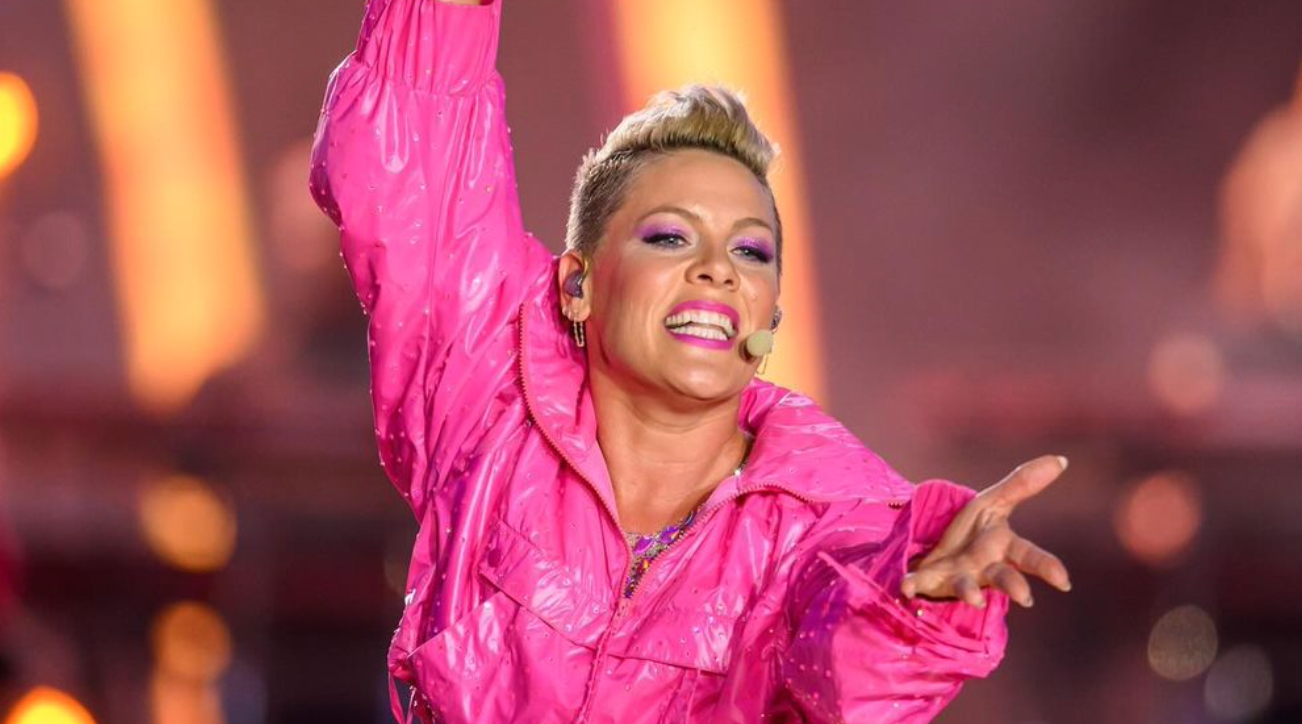 Pink (instagram.com)