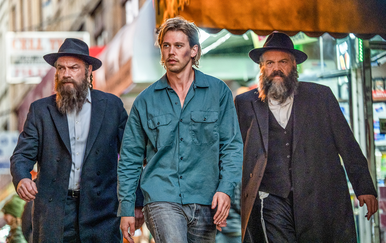 Caught Stealing: Liev Schreiber, Austin Butler, and Vincent D'Onofrio - Photo: Niko Tavernise / Columbia Pictures