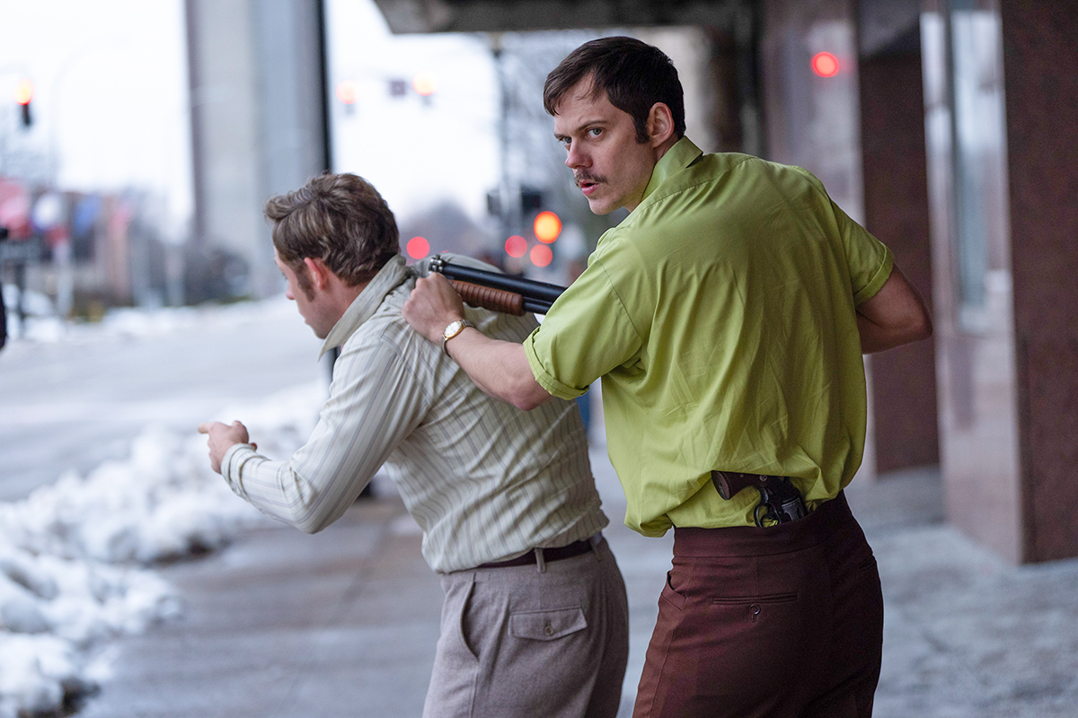 Dead Man's Wire: Dacre Montgomery and Bill Skarsgaard - Photo: Stefania Rosini/Row K Entertainment