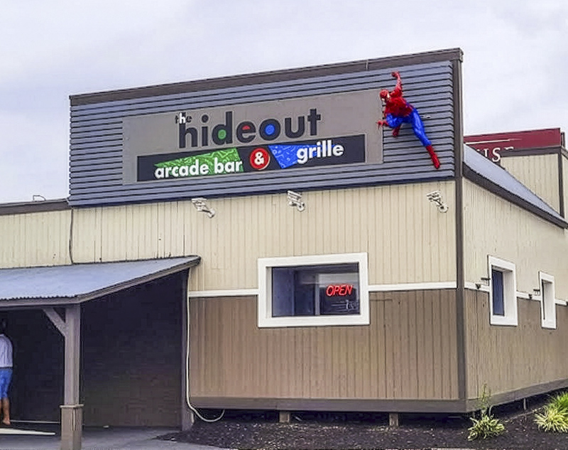 Hideout Arcade Bar & Grille - Photo: hideoutarcadebar.com